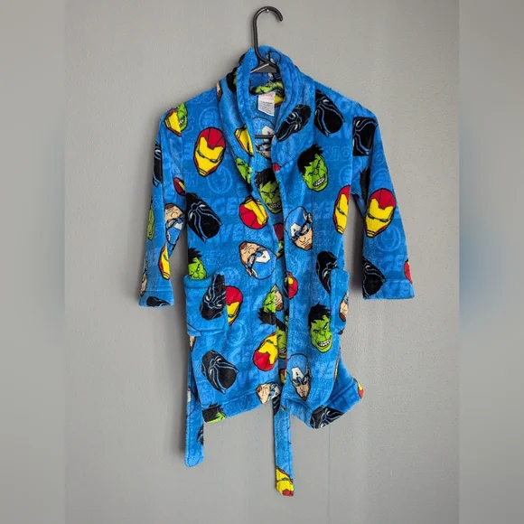 Marvel Avengers kids robe size 6 Blue With waist tie.